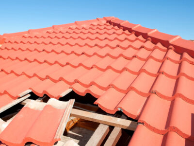 Reparación de tejados: ¿Qué hacer cuando gotea?