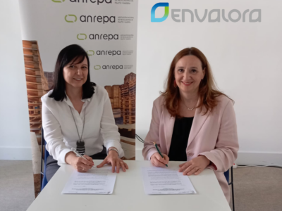 ENVALORA y ANREPA firman un acuerdo para reforzar la trazabilidad y reutilización de los palets y envases de madera
