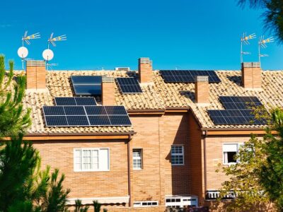 SyA Instalaciones analiza la rentabilidad de instalar placas solares en comunidades de vecinos