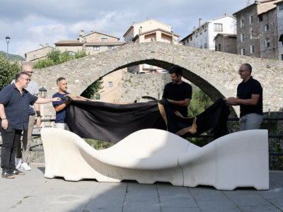 La tecnología pionera de ARIDDITIVE en el primer banco de hormigón imprimido en 3D en La Pobla de Lillet