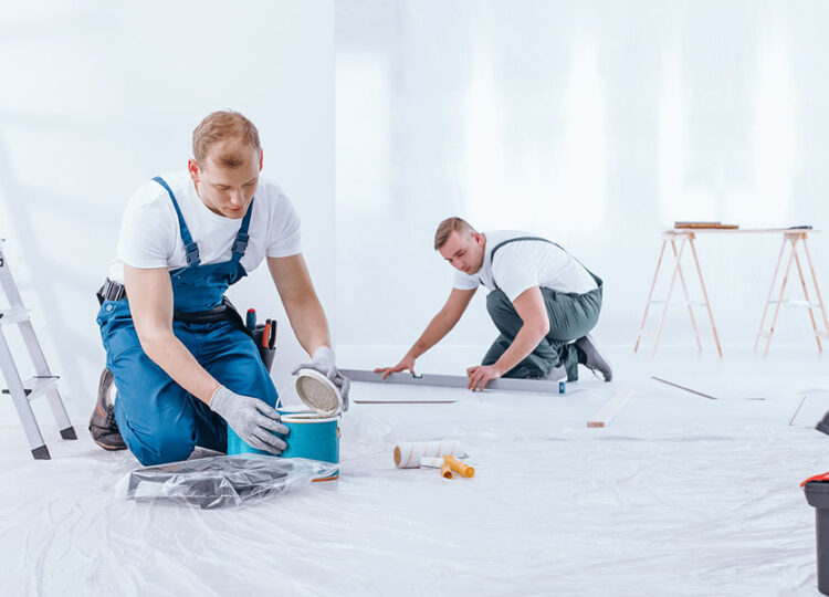 El papel esencial de los pintores de pisos en el mantenimiento y estética del hogar