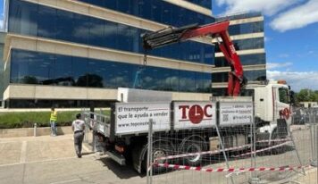 Top Courier refuerza la eficiencia y seguridad en la construcción de Madrid con su flota de camiones grúa