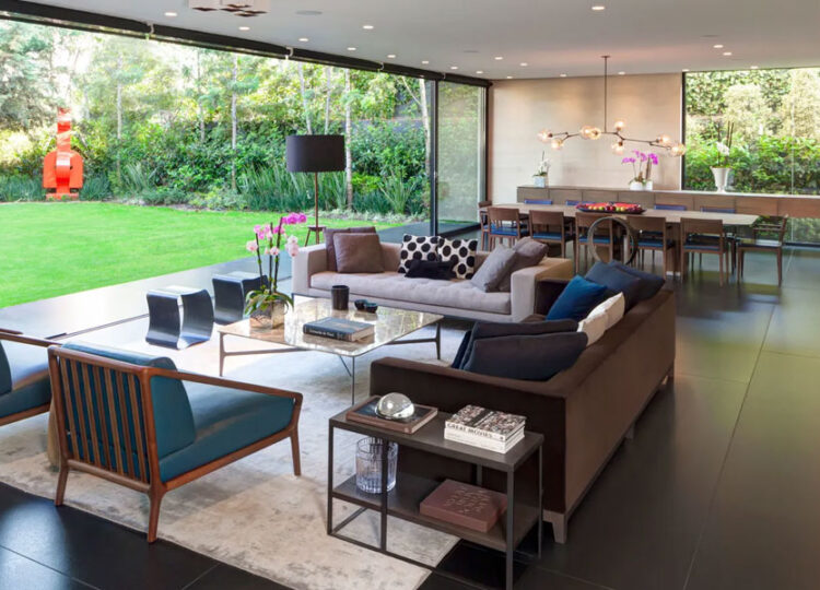 Decoración inteligente para salones comedores alargados