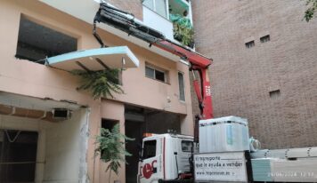 Top Courier refuerza su servicio de camión grúa en Madrid como solución segura para operaciones logísticas especializadas
