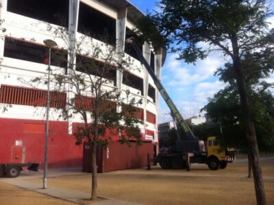 Grúas Torre del Oro lidera el sector de la elevación con soluciones especializadas para grandes montajes
