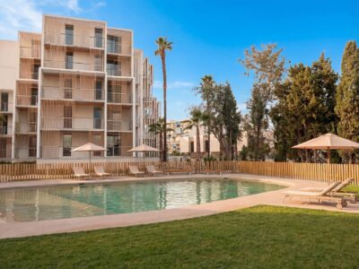 Abre Kora Olea en Málaga: el mayor edificio hotelero en madera con 180 apartamentos flex living