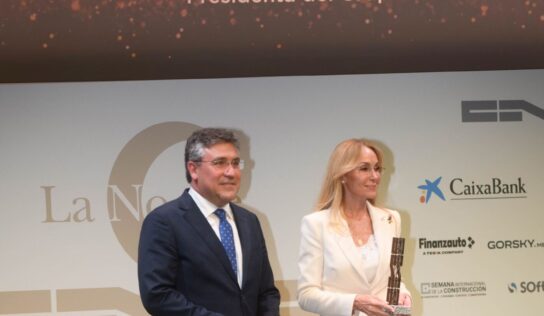 Esther Alcocer Koplowitz recibe el Premio de Honor de la CNC a toda su trayectoria profesional