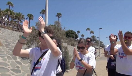 Music Meets Tourism organiza una acción de protesta en las Dunas de Maspalomas
