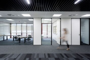 El suelo técnico elevado impulsa la flexibilidad en las oficinas de Málaga